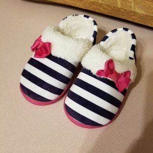 NWOT Toddler Girls Size 7 House Shoes